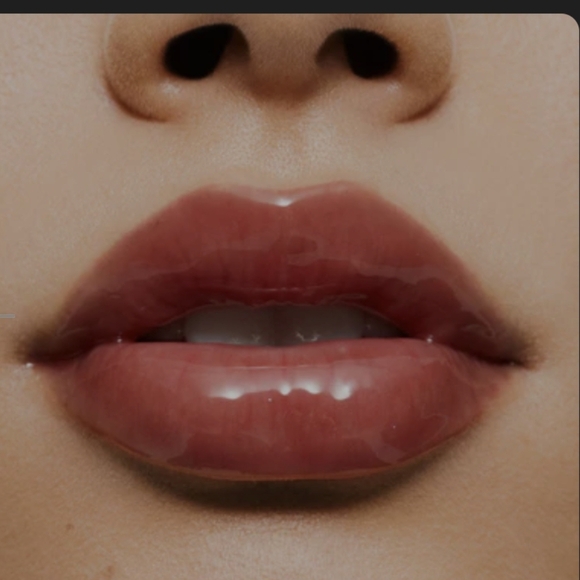 Kylie Cosmetics gloss drip FALL IN LOVE/sheer red berry with charm attached. - Picture 4 of 6